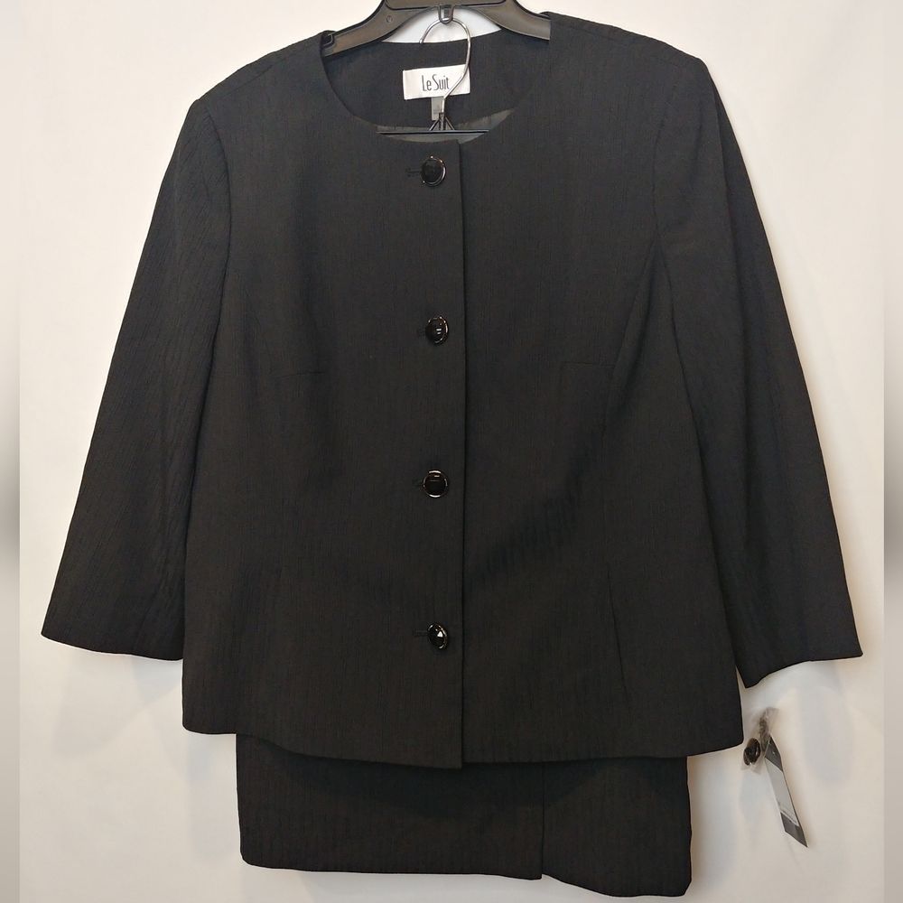 Le Suit Crepe Two Piece Suit